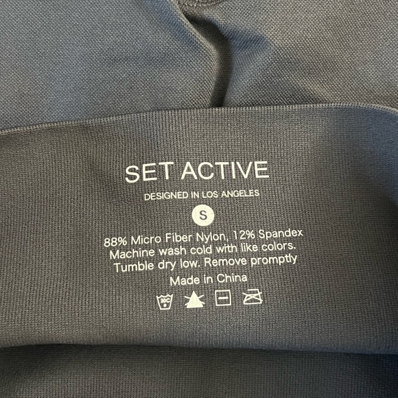 Set active sculpt flex biker shorts size small - Picture 3 of 3